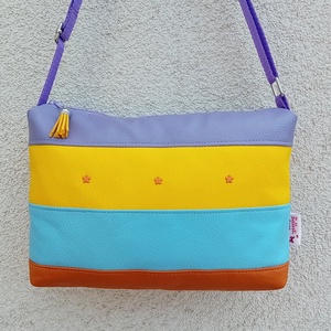 Válltáska nyári színekben apró virágokkal 23x18 cm, Táska & Tok, Kézitáska & válltáska, Válltáska, Varrás, MESKA