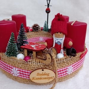 Adventi, karácsonyi koszorú, asztaldísz - kislánnyal, bordó, Karácsony, Adventi díszek, Adventi koszorú, Mindenmás, Virágkötés, MESKA