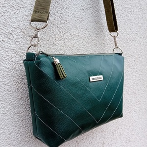 Sötétzöld női válltáska steppelt mintával 23x15 cm - táska & tok - kézitáska & válltáska - vállon átvethető táska - Meska.hu