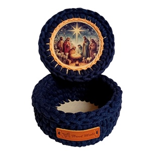 Karácsonyi horgolt fedeles kosárka, Betlehem, sötétkék - otthon & életmód - tárolás & rendszerezés - tárolókosár - Meska.hu Karácsonyi horgolt fedeles kosárka, Betlehem, sötétkék - otthon & életmód - tárolás & rendszerezés - tárolókosár - Meska.hu