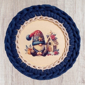 Karácsonyi horgolt fedeles kosárka, manós, sötétkék, Otthon & Életmód, Tárolás & Rendszerezés, Tárolókosár, Horgolás, MESKA