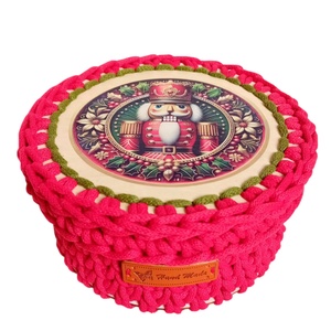 Karácsonyi horgolt fedeles kosár, Diótörő - otthon & életmód - tárolás & rendszerezés - tárolókosár - Meska.hu Karácsonyi horgolt fedeles kosár, Diótörő - otthon & életmód - tárolás & rendszerezés - tárolókosár - Meska.hu