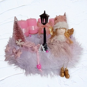 Adventi, karácsonyi koszorú, asztaldísz tündérrel - rózsaszín, Karácsony, Adventi díszek, Adventi asztaldísz, Mindenmás, Virágkötés, MESKA