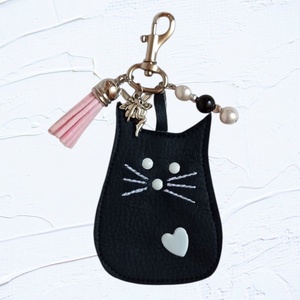 Kulcstartó, táskadísz fekete cicás - tekla gyönggyel II. - Meska.hu
