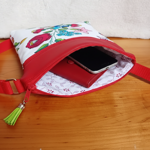 2in1 válltáska rohangálós oldaltáska kalocsai mintás piros 20x23 cm - táska & tok - kézitáska & válltáska - vállon átvethető táska - Meska.hu
