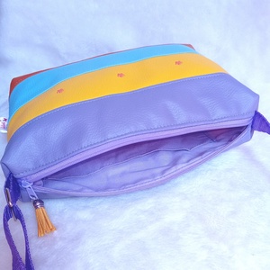 Rohangálós válltáska oldaltáska nyári színekben apró virágokkal 23x18 cm - táska & tok - kézitáska & válltáska - válltáska - Meska.hu