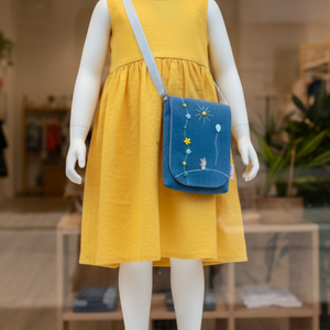 Gyerek farmer oldaltáska válltáska cicával és lufival - táska & tok - kézitáska & válltáska - vállon átvethető táska - Meska.hu