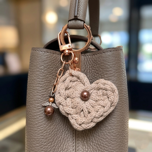 Táskadísz kulcstartó horgolt szívvel angyalkával, bézs - táska & tok - kulcstartó & táskadísz - kulcstartó - Meska.hu