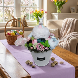 Tavaszi, nyári, húsvéti asztaldísz - nyuszilány pillangóval - ünnepi díszek, dekorációk - húsvéti díszek és dekorációk - húsvéti virágos díszek - Meska.hu