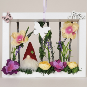 Tavaszi, nyári ajtódísz, kopogtató - Tavasz manó képkeretben, Otthon & Életmód, Dekoráció, Ajtó- és ablak dekoráció, Ajtódísz & Kopogtató, Virágkötés, Varrás, MESKA