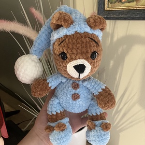 Zsenília amigurumi pizsamás maci  - játék & sport - plüssállat & játékfigura - maci - Meska.hu