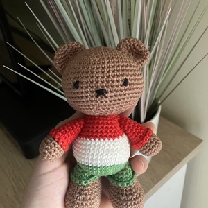 Horgolt, amigurumi magyar ruhás maci , Játék & Sport, Plüssállat & Játékfigura, Maci, Horgolás, MESKA