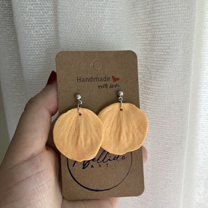 Virágszirom alakú polymer clay, süthető gyurma fülbevaló - ékszer - fülbevaló - lógó fülbevaló - Meska.hu