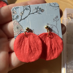Virágszirom alakú polymer clay, süthető gyurma fülbevaló - ékszer - fülbevaló - lógó fülbevaló - Meska.hu