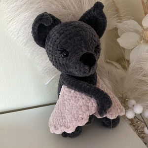 Zsenília amigurumi denevér  - játék & sport - plüssállat & játékfigura - más figura - Meska.hu