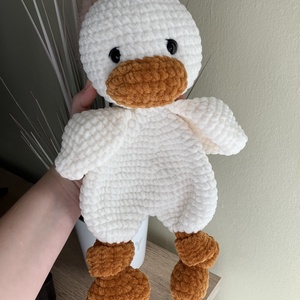 Zsenília horgolt kacsa szundipajti - játék & sport - plüssállat & játékfigura - madár - Meska.hu