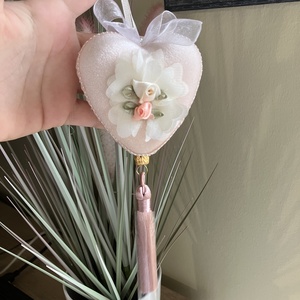 Szív alakú bársony dísz nőnapra  - Meska.hu