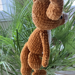 Zsenília fonalból horgolt mókus - játék & sport - plüssállat & játékfigura - más figura - Meska.hu