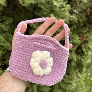 Horgolt virágos kistáska - Meska.hu