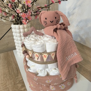 Rózsaszín, natúr stílusú, egyedi pelenkatorta névvel � babalátogató ajándék (2 szintes) - baba - mama - pelenkázó, babafürdető kellékek - pelenkatorta - Meska.hu