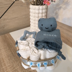 K�k, natúr stílusú, egyedi pelenkatorta névvel � babalátogató ajándék (1 szintes) - baba - mama - pelenkázó, babafürdető kellékek - pelenkatorta - Meska.hu