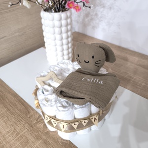 Natúr stílusú, egyedi pelenkatorta névvel � babalátogató ajándék - baba - mama - pelenkázó, babafürdető kellékek - pelenkatorta - Meska.hu