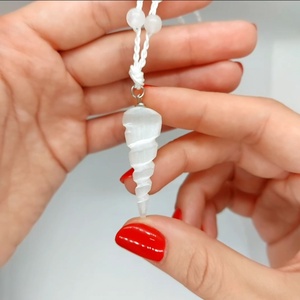 Szelenit amulett jáde és hegyikristály gyöngyökkel  - Meska.hu