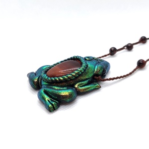 Béka amulett macskaszem ásvánnyal - ékszer - nyaklánc - medálos nyaklánc - Meska.hu
