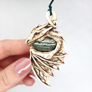 Sárkány amulett szerpentin ásvánnyal  - ékszer - nyaklánc - medálos nyaklánc - Meska.hu