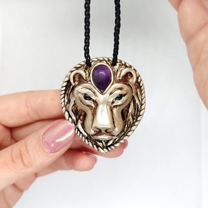Oroszlán amulett ametiszt ásvánnyal  - ékszer - nyaklánc - medálos nyaklánc - Meska.hu