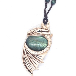 Sárkány amulett labradorit ásvánnyal  - ékszer - nyaklánc - medálos nyaklánc - Meska.hu