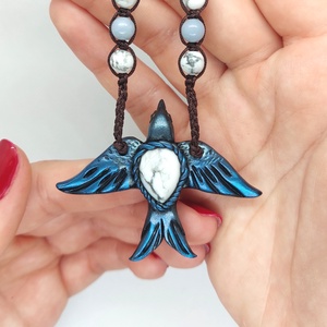 Fecske amulett howlit és angelit ásvánnyal  - ékszer - nyaklánc - medálos nyaklánc - Meska.hu
