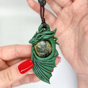 Sárkány amulett szerpentin ásvánnyal  - Meska.hu