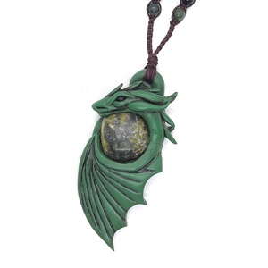 Sárkány amulett szerpentin ásvánnyal  - ékszer - nyaklánc - medálos nyaklánc - Meska.hu