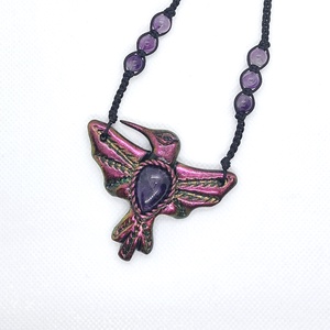 Kolibri amulett Ametiszt ásvánnyal  - Meska.hu