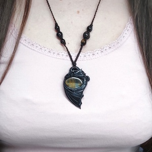 Sárkány amulett tigrisszem-sólyomszem ásvánnyal - ékszer - nyaklánc - medálos nyaklánc - Meska.hu