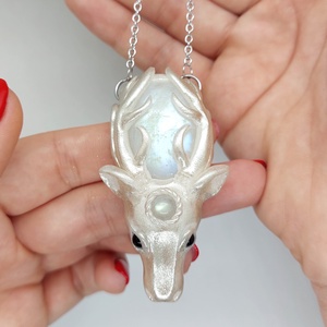 Szarvas amulett szivárvány holdkővel, Ékszer, Nyaklánc, Medálos nyaklánc, Ékszerkészítés, MESKA
