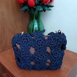 Éjféli Virág  kézzel horgolt mini táska műbőr pánttal - táska & tok - kézitáska & válltáska - alkalmi táska - Meska.hu