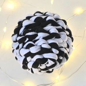 Monokróm gömb karácsonyfa dsz, Karácsony, Karácsonyi lakásdekoráció, Karácsonyfadíszek, Horgolás, MESKA