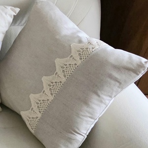 Natúr, csipkés díszpárna  4040 cm, levehető és mosható huzattal - Meska.hu