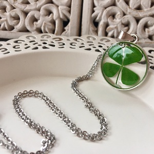 N�gylevelű lóhere-epoxi műgyanta fémkeretes medál -  - Meska.hu