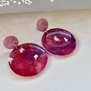 Pink-rózsaszín,ezüst pelyhes kerek fülbevaló - ékszer - fülbevaló - lógós kerek fülbevaló - Meska.hu