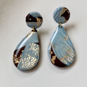 Barna/arany/kk csepp fülbevaló, Ékszer, Fülbevaló, Lógós kerek fülbevaló, Gyurma, MESKA