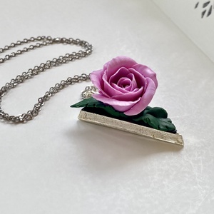 Rózsa fémkeretes medál+nyaklánc - ékszer - nyaklánc - medálos nyaklánc - Meska.hu