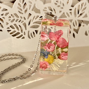 Pink glixia,százszorszép-műgyanta hasáb medál - ékszer - nyaklánc - medálos nyaklánc - Meska.hu