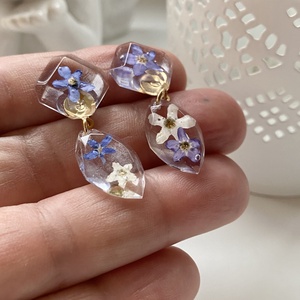 Nefelejcses 2 forma,epoxi gyanta fülbevaló - ékszer - fülbevaló - lógó fülbevaló - Meska.hu