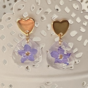 Nefelejcses szív és csepp forma,epoxi gyanta fülbevaló, Ékszer, Fülbevaló, Lógó fülbevaló, Ékszerkészítés, MESKA