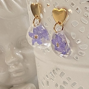 Nefelejcses szív és csepp forma,epoxi gyanta fülbevaló - ékszer - fülbevaló - lógó fülbevaló - Meska.hu