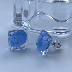 Kék mini hortenzia ,epoxi gyanta beszúrós fülbevaló - ékszer - fülbevaló - pötty fülbevaló - Meska.hu