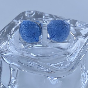 Kék mini hortenzia ,epoxi gyanta beszúrós fülbevaló - ékszer - fülbevaló - pötty fülbevaló - Meska.hu